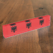 Schreibtisch mit Flagge Albaniens Namensplakette (Seite)