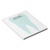 Schreibtisch mit großem Zahlopf Notizblock (angewinkelt)