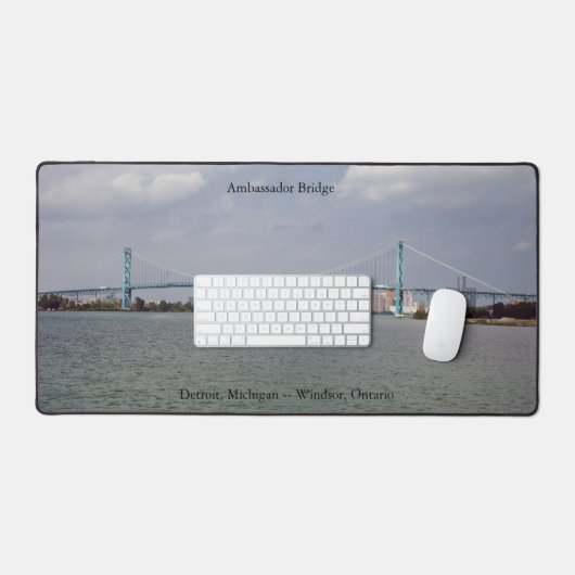 Schreibtischmatte von Ambassador Bridge (Tastatur & Maus)