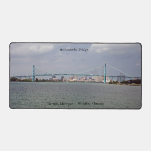 Schreibtischmatte von Ambassador Bridge
