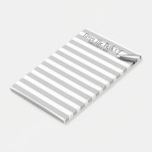 Schreibtischname mit grauem Rand Post-it Klebezettel (angewinkelt)