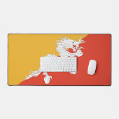 Schreibtischunterlage mit der Flagge Bhutans (Tastatur & Maus)