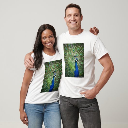 Schreiender Pfau T-Shirt (Unisex)