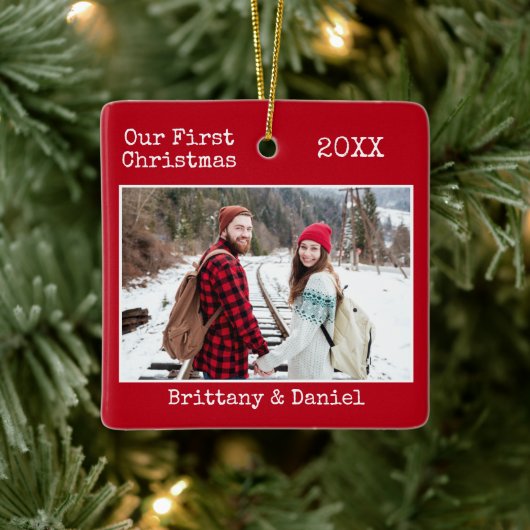 Schrift Couple First Christmas Red Keramikornament (Baum)