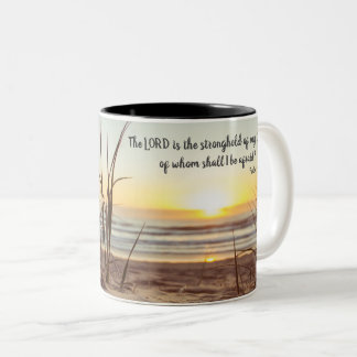 Schrift der Familie Beach, Zweifarbige Tasse