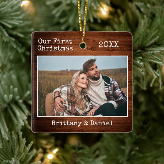 Schrift Text Wood First Christmas Couple Foto Keramikornament (Baum)
