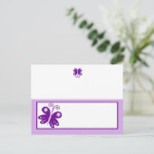 Schriftliche Platzkarte Lila Frühjahrsschmetterlin Postkarte (Stehend Vorderseite)