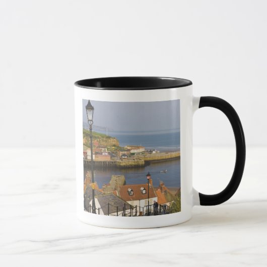 Schritte, die unten zu den Hafen, Whitby, Norden Tasse (Rechts)