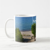 Schritte zum Strand von Twelvemile, Pictured Rocks Kaffeetasse (Links)