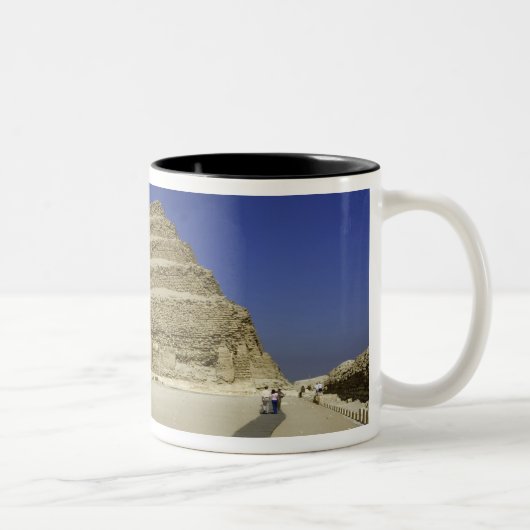 Schrittpyramide in Saqqara, eine der frühesten Zweifarbige Tasse (Rechts)