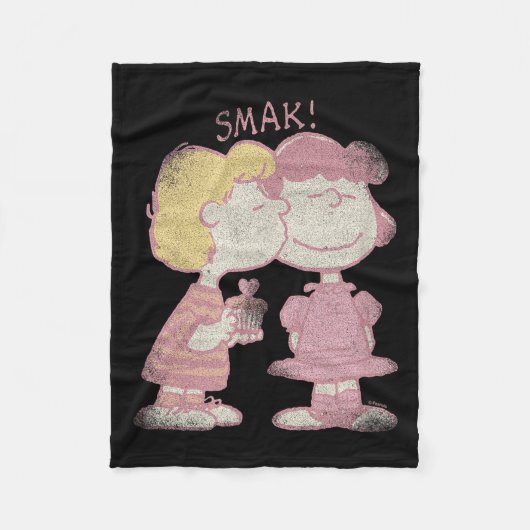 Schroeder & Lucy Valentine's Day Kiss Fleecedecke (Vorderseite)