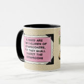 Schrott geschieht Tasse (Vorderseite Links)