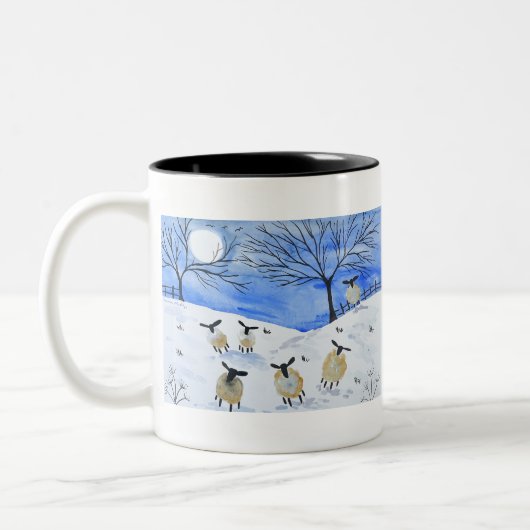 Schrullige Schafe im Schnee Zweifarbige Tasse (Links)