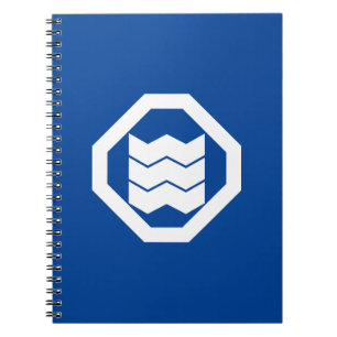 Schrumpfform-Kanji für drei auf einem Tablett Notizblock
