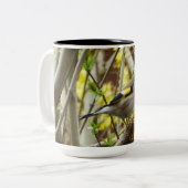 Schüchterner Goldfinch Zweifarbige Tasse (Vorderseite Links)
