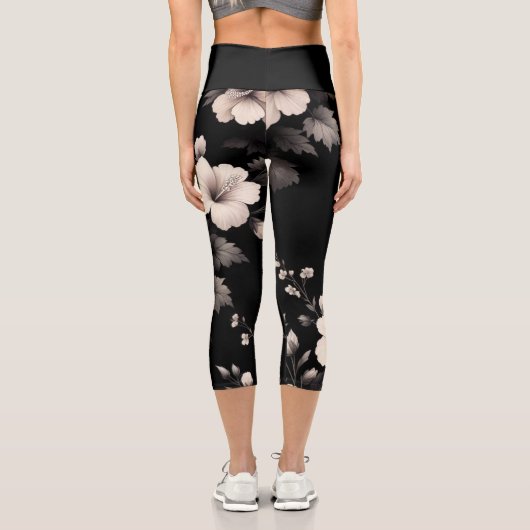 Schüchterner Hibiskus Capri Leggings (Rückseite)