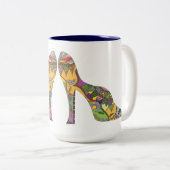 Schuhe auf einer Tasse (VorderseiteRechts)