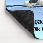 Schuhe auf Wasser Mousepad (Ecke)