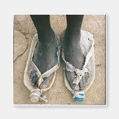 Schuhe in Uganda Magnet (Vorne)