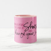 Schuhe können Ihr Leben verändern! Zweifarbige Tasse (Mittel)