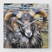 SCHUHE QUADRATISCHE WANDUHR (Vorderseite)