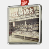 Schuhgeschäft in Kyoto, c.1890 (Hand-farbiges Silbernes Ornament (Links)