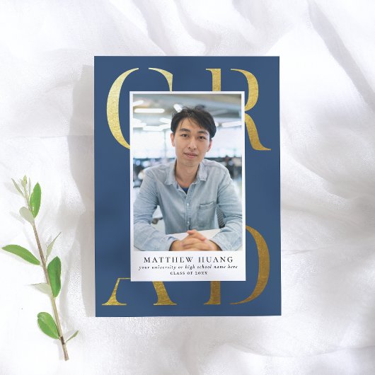 Schulbook Gold Navy Blue Type Graduate Ankündigung