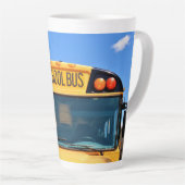 Schulbus mit orangefarbenen und roten Lichtern Milchtasse (Rechte Ecke)