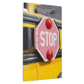Schulbus-Stoppschild auf Klemmbrett (Rechts)