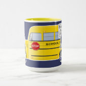 Schulbusfahrer kommen mit Schulbus Tasse (Zentrum)