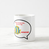 Schuld an meiner Gedächtnisfisch-Blase Kaffeetasse (Mittel)