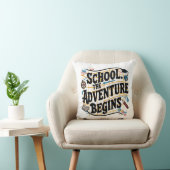 Schule Das Abenteuer fängt an Funny Zitat Kissen (Stuhl )