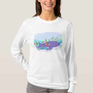 Schule der Fische, die in der Unterwasserstadt T-Shirt