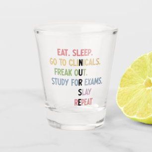 Schüler der Funny Nursing School Future Nurse Gesc Schnapsglas