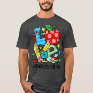 Schüler im Vorschulalter glücklich ersten letzten T-Shirt