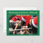 Schüler in Weihnachtsmannmützen blasen Weihnachtsw Feiertagspostkarte (Vorne/Hinten)