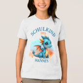 Schulkind 2026 Niedlicher Babydrache blau orange Tri-Blend Shirt (Vorderseite)