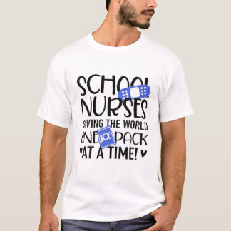Schulkinder, die das World One Ice Pack auf einem T-Shirt