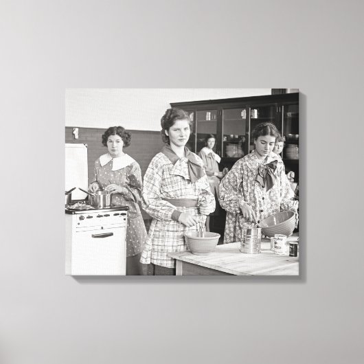 Schulmädchen Kochen, 1935 Leinwanddruck (Vorderseite)