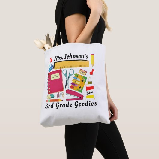 Schulmaterial der dritten Klasse Tasche (Von Nahem)