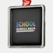 Schulstreiks zurück ornament aus metall (Links)