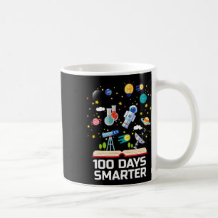 Schultag 100 Tage intelligenter Bücher Platz über  Kaffeetasse