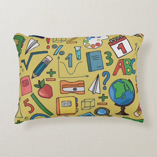 Schultage: Muster für Vintage Lieferungen Dekokissen (Vorderseite)