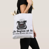 Schultertasche "Das Leben beginnt mit 50" Tasche (Von Nahem)