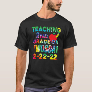 Schulunterricht 2. Klasse am zweitägigen 2222 Math T-Shirt