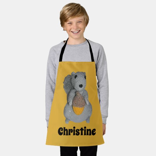 Schürze - Spielzeughörnchen mit Acorn (Getragen)