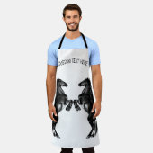 Schürze von Schwarzen Wilden Pferden mit benutzerd (Getragen)