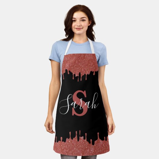 Schürze von Tropfen mit Hot-Rosa- und Black-Monogr (Getragen)