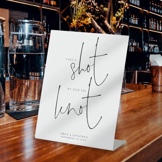 Schuss, den wir an die Knotehe geben Sockelschild