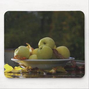 Schüssel Äpfel und Blätter Mousepad